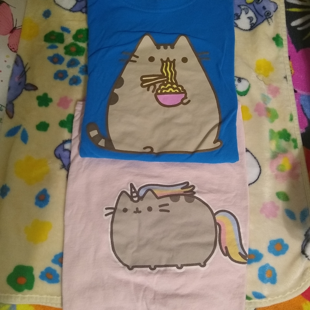 Closet clearout! Set of Pusheen t-shirts